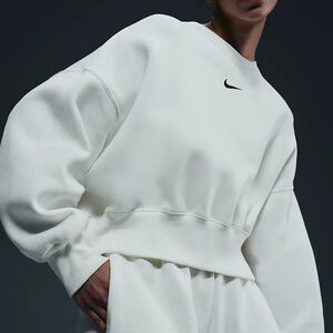 Nike Sportswear Phoenix Fleece Women's Over-Oversized Crew-Neck Sweatshirt White